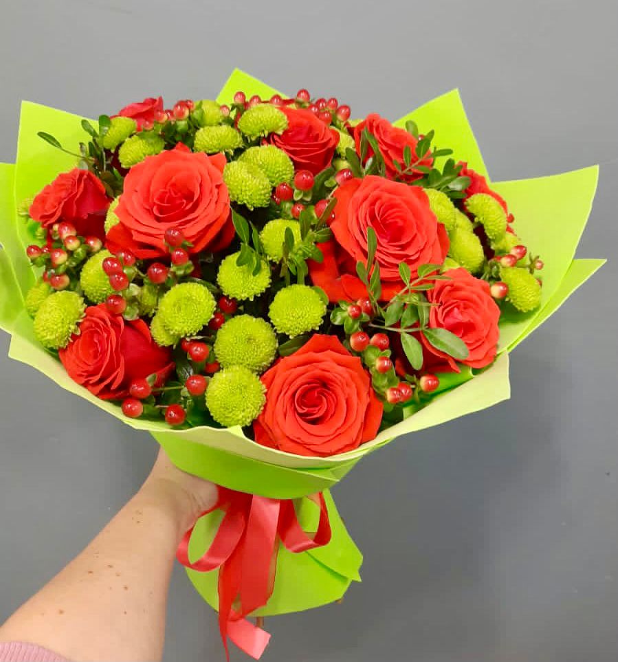 Букет цветов из: Хризантемы и Розы в Алешня