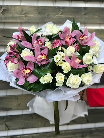 Букет цветов из: Розы и Хризантемы в Алешня