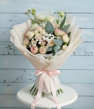 Букет цветов из:  Розы и Лизиантусы #REPLACE_PRED# Алешня