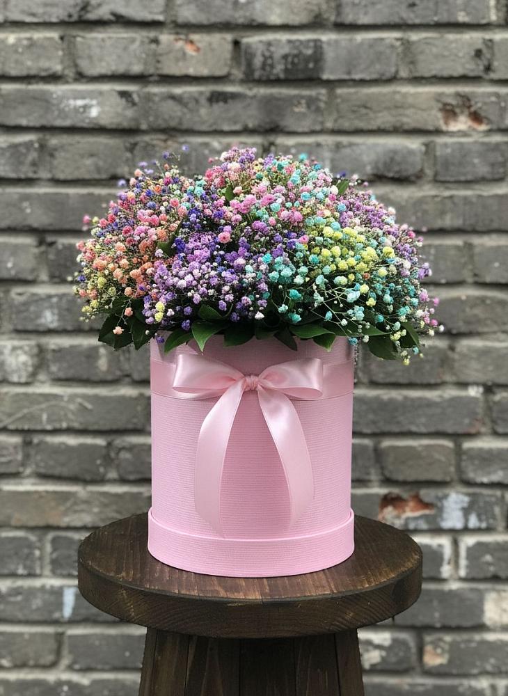 Цветочная композиция из Гипсофила и Розы в шляпной коробке в Алешня