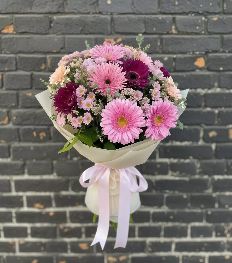 Букет цветов из: Герберы и Хризантемы в Алешня