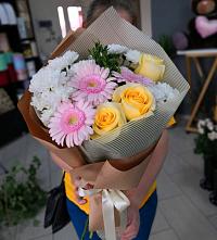 Букет цветов из:  Герберы, Розы и Хризантемы в Алешня
