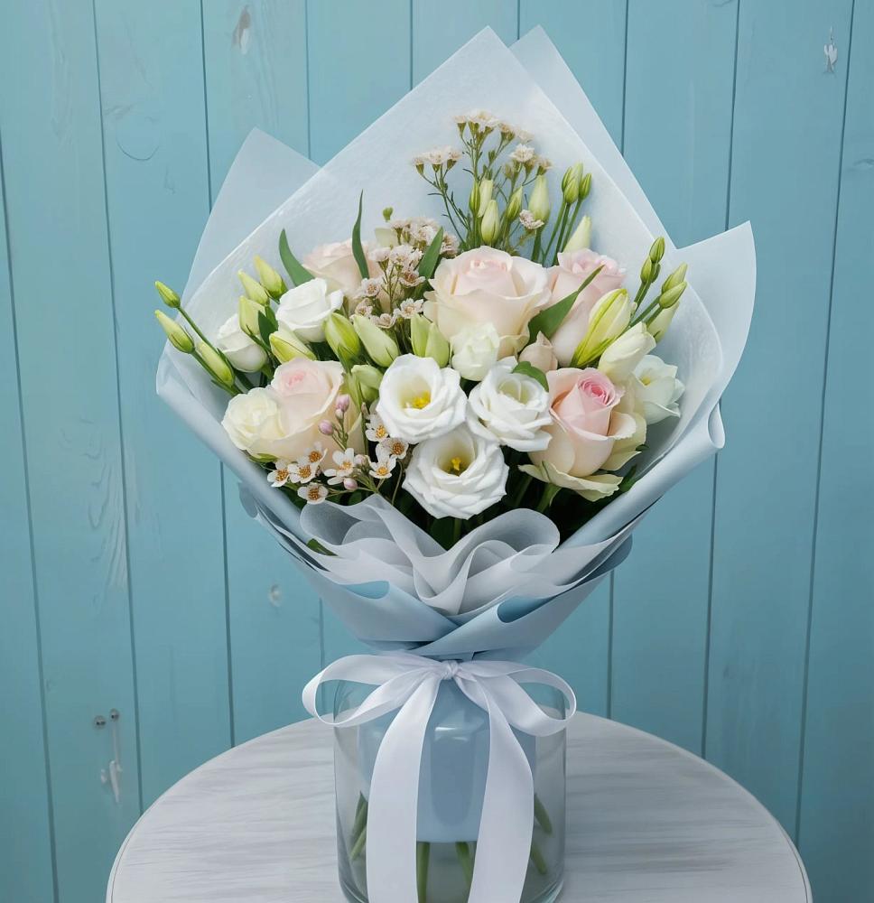 Букет цветов из: Розы и Лизиантусы в Алешня