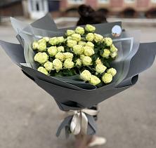 Букет Белые кустовые розы Солинеро в Алешня