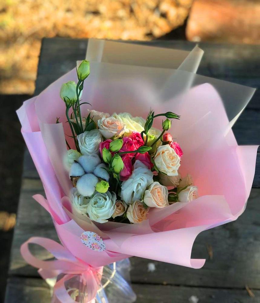 Букет цветов из: Розы и Лизиантусы в Алешня