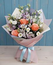 Букет цветов из:  Лизиантусы, Розы, Альстромерии и Гипсофила в Алешня