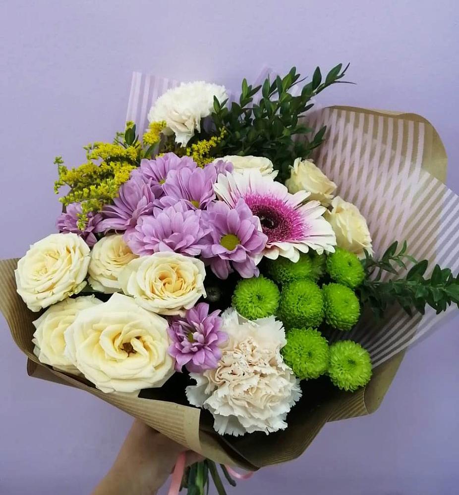 Букет цветов из: Хризантемы, Розы, Гвоздики и Герберы в Алешня