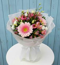 Букет цветов из:  Герберы, Альстромерии и Лизиантусы #REPLACE_PRED# Алешня