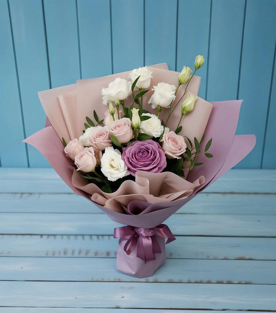 Букет цветов из: Розы и Лизиантусы в Алешня